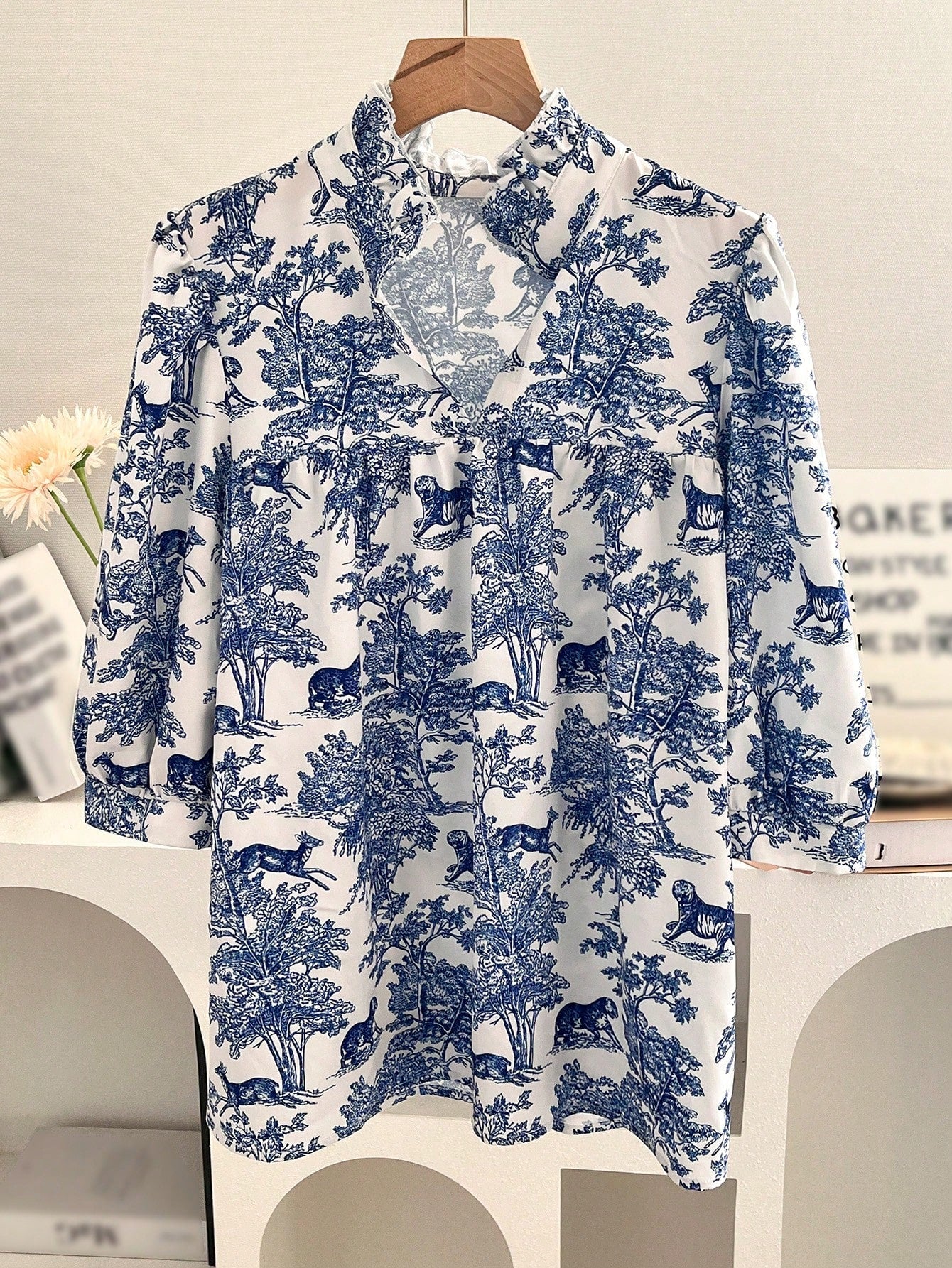Women's V-neck Ruffle Collar Printed Shirts