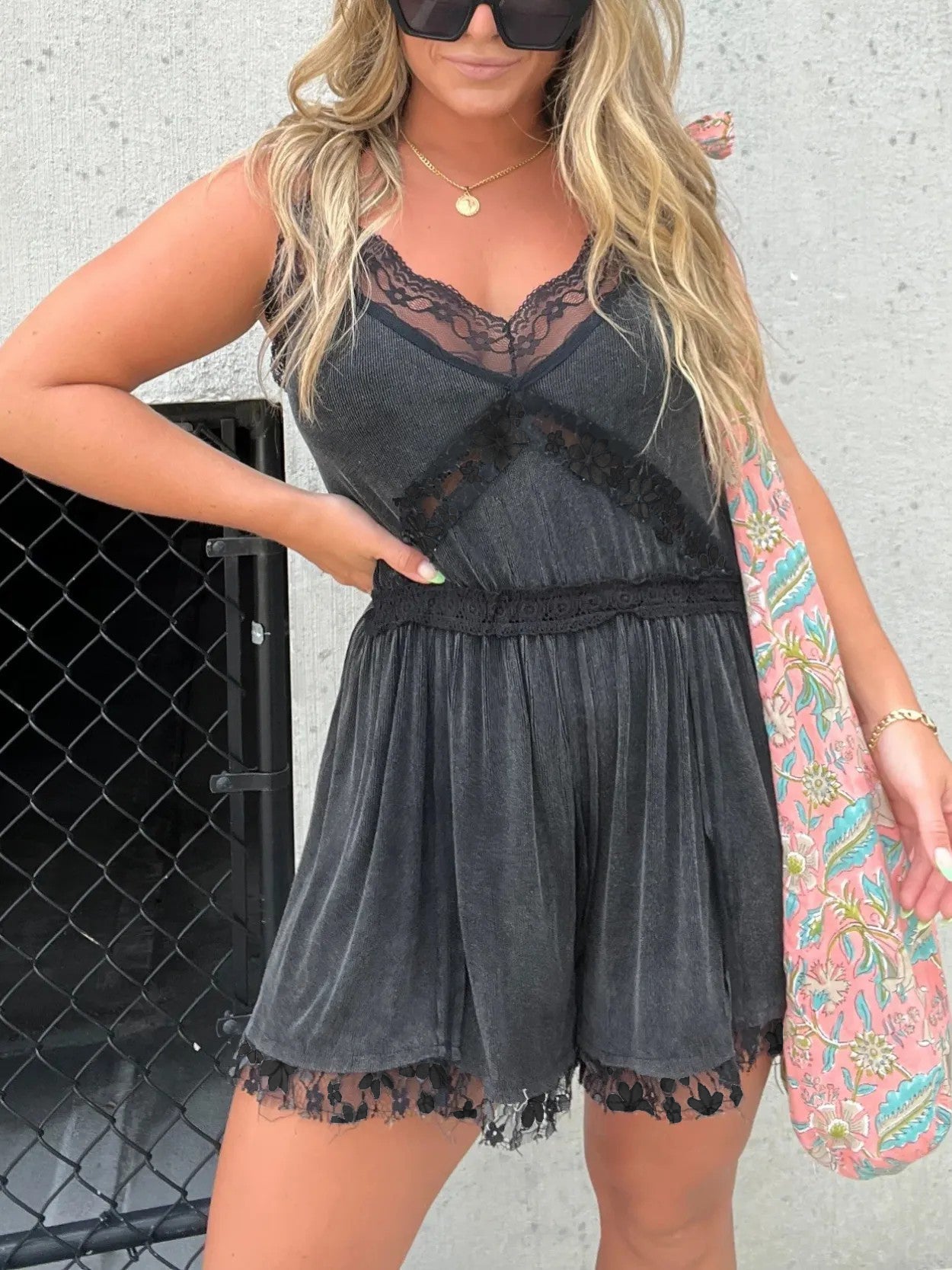 Women's V-Neck Lace Trim Detailing Romper