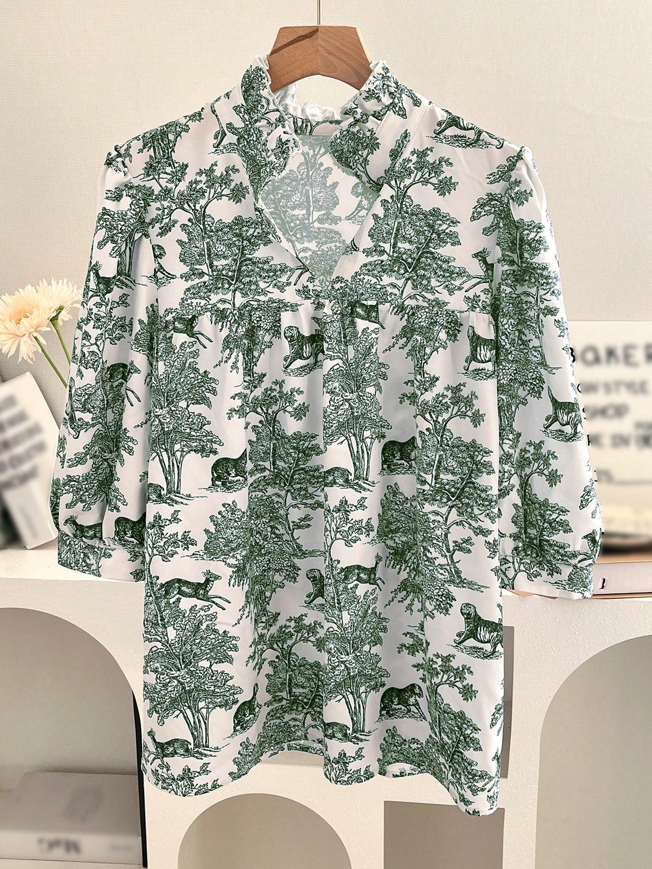 Women's V-neck Ruffle Collar Printed Shirts