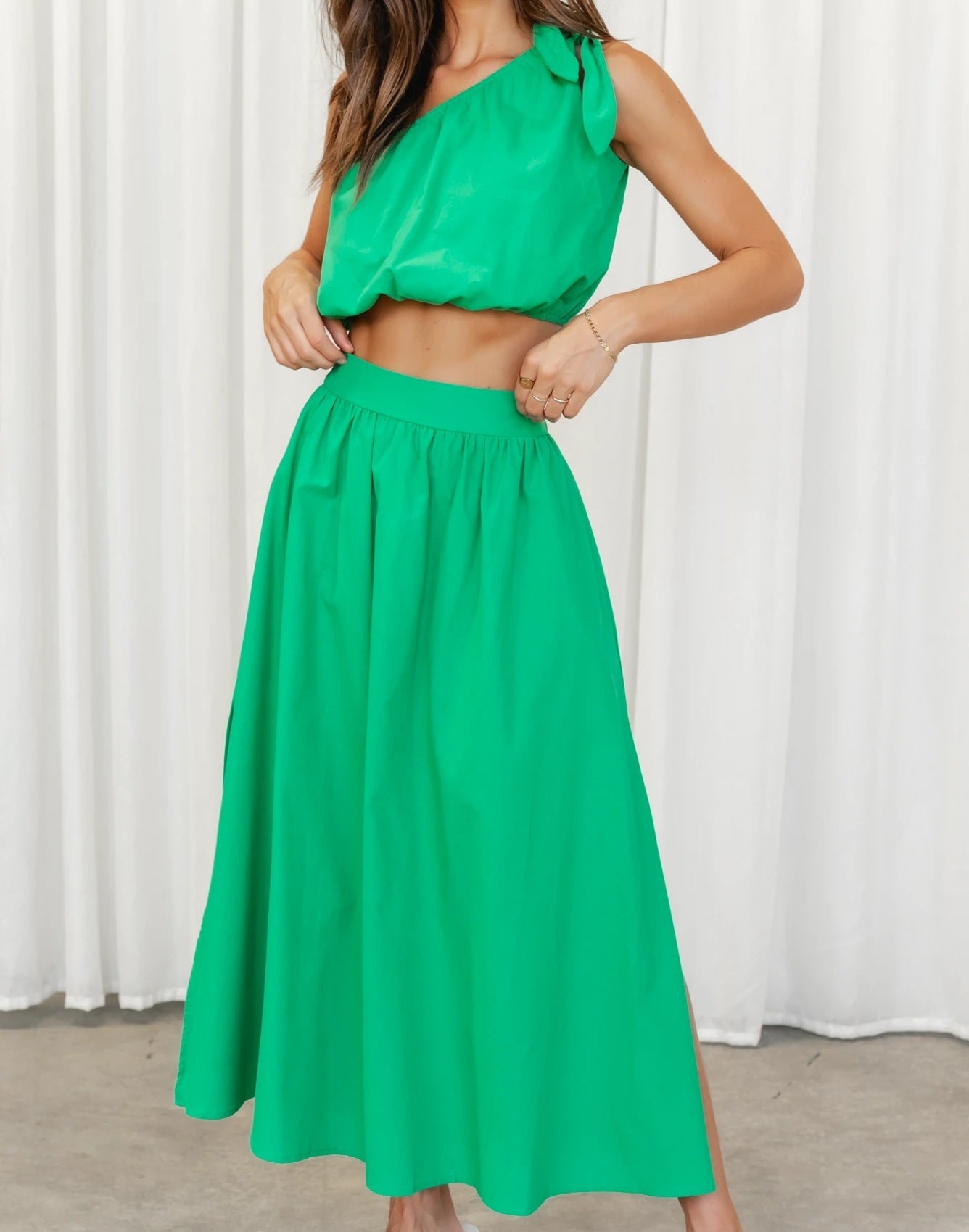 Women's Tie Knot One Shoulder Tank Top Outfits